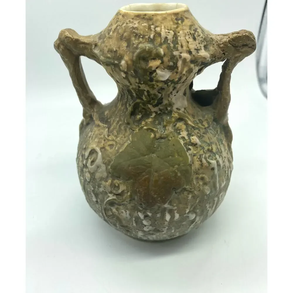 Unbranded majolica adorned